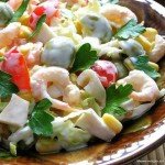 Морской салат с кальмарами и креветками