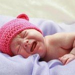 Какая причина плача детей во сне и как себя вести родителям?