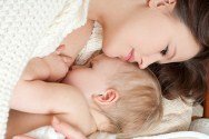 Важный момент кормление новорожденного ребенка
